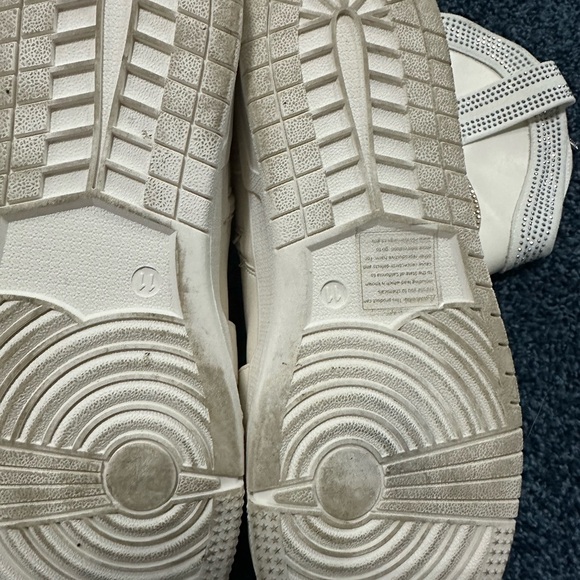 Cape Robbin White or black Boots with Silver Accents - Picture 5 of 14